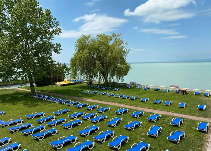 فندق Vilagos Balatonvilágos